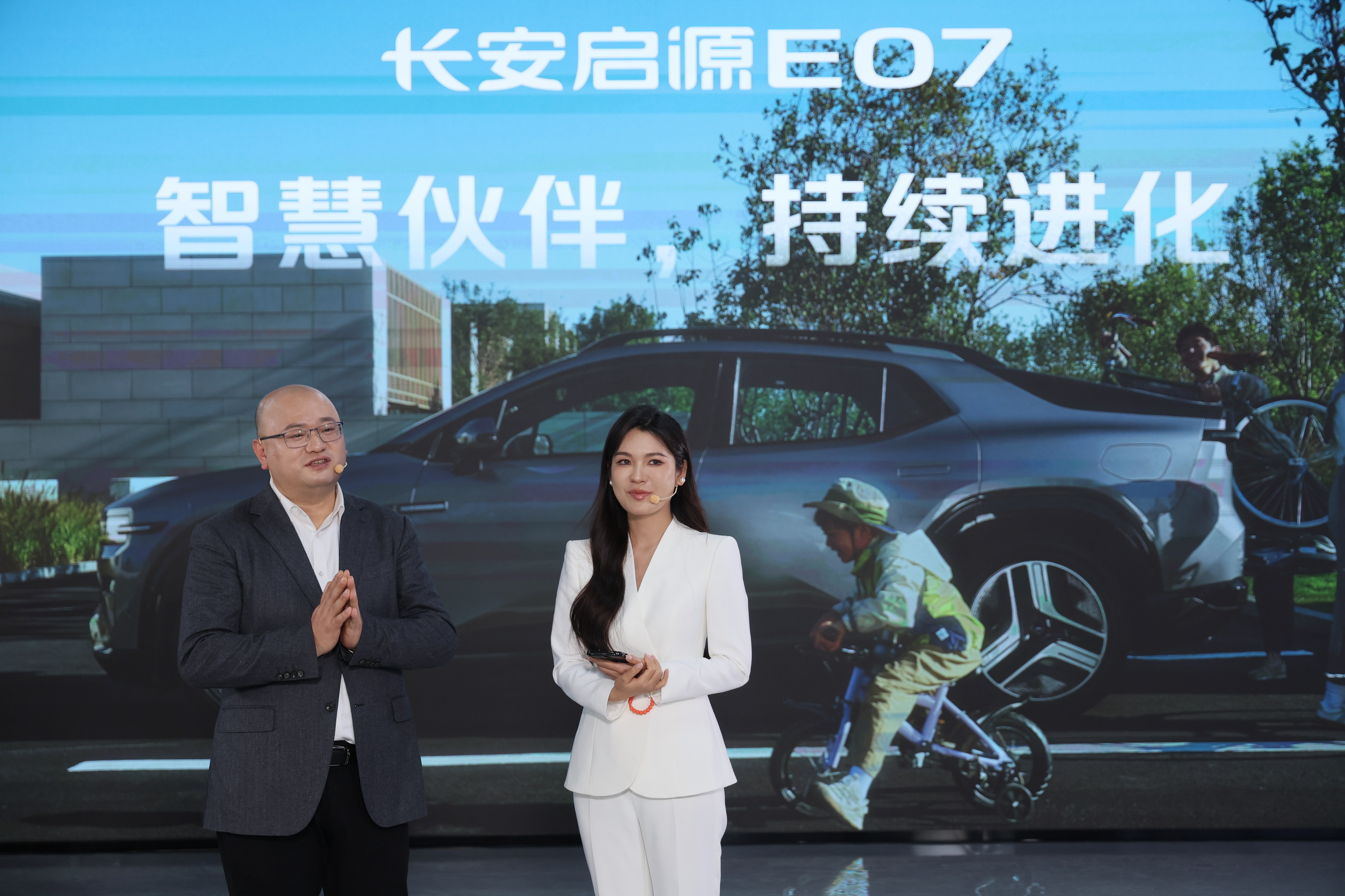看“第三辆车”如何“抵三辆车”米乐m6伙伴E起聊升级新享法！(图8)